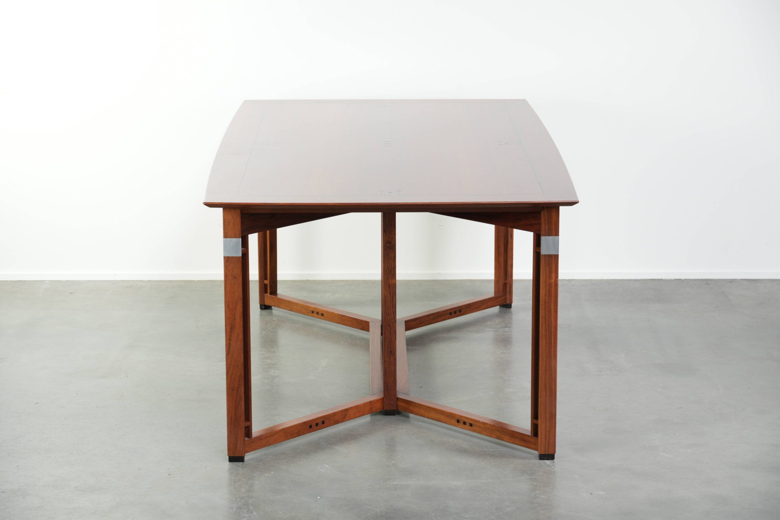Beautiful Art Deco design dining table for 4 to 6 people