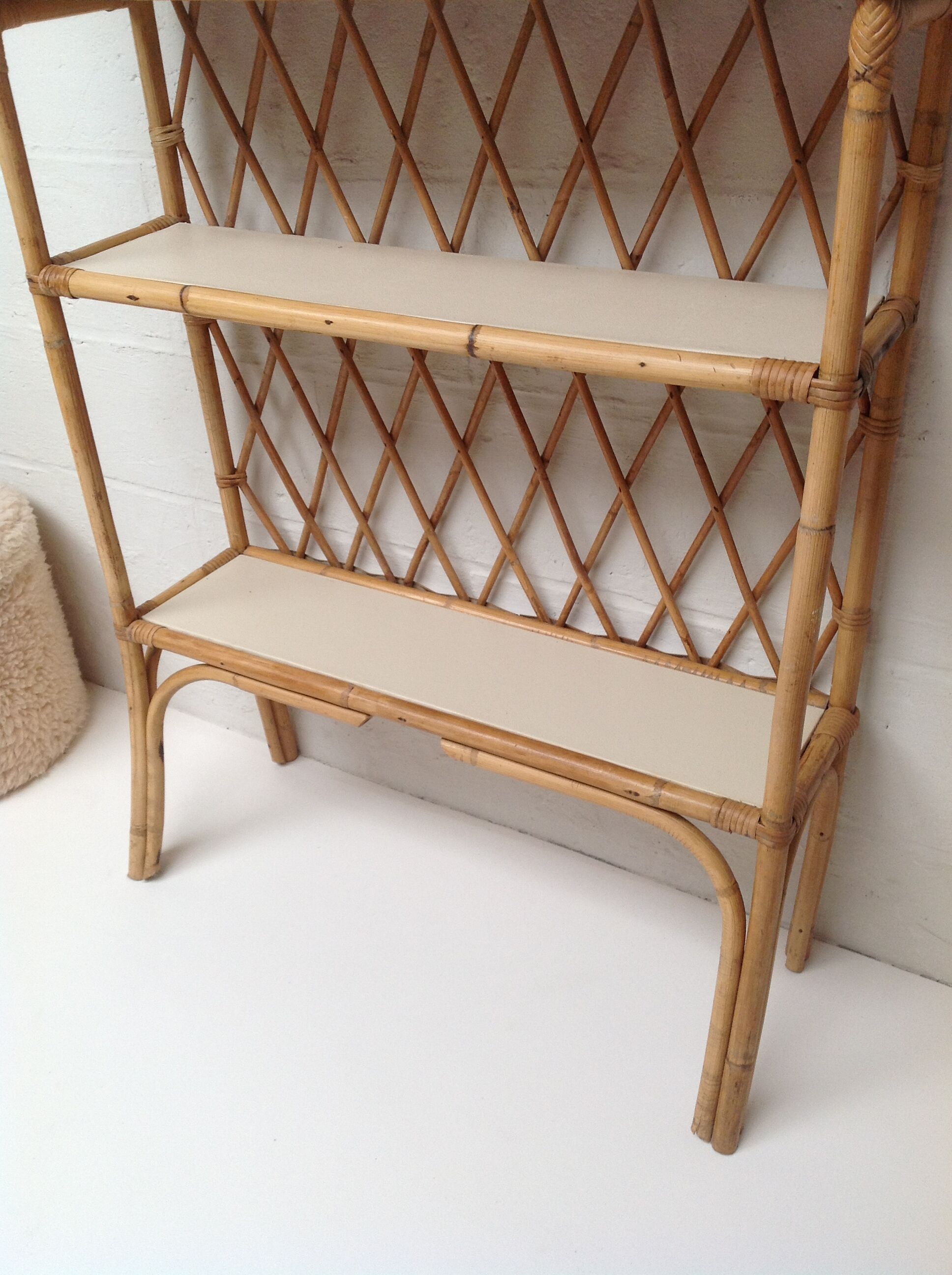 Bookcase shelf in bamboo and vintage rattan