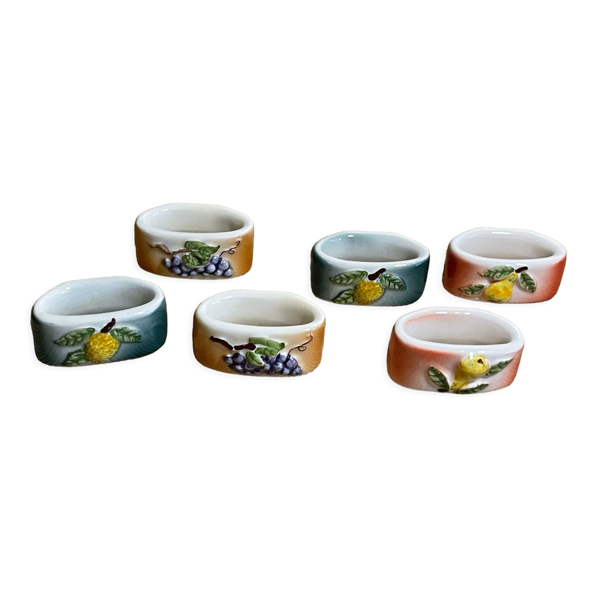 Ceramic napkin rings fruit décor