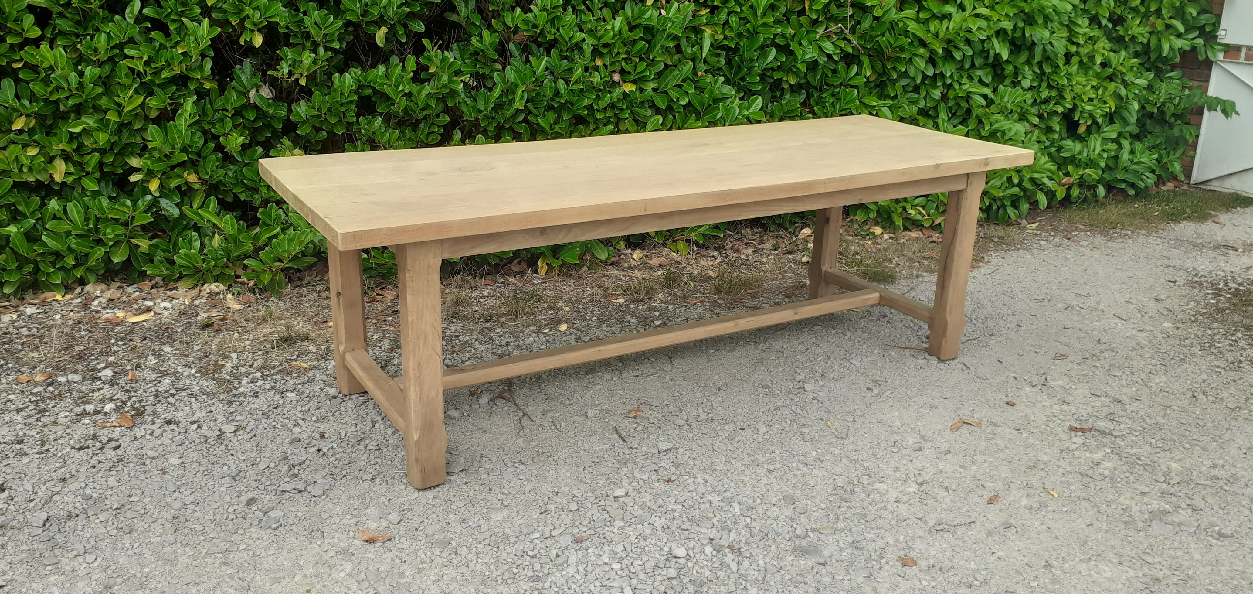 Farmhouse table in solid oak raw wood