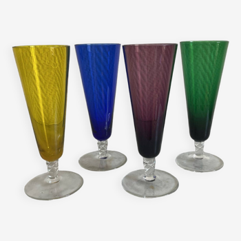Lot de quatre verres à pied cristal coloré seventies