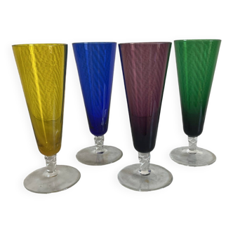 Lot de quatre verres à pied cristal coloré seventies