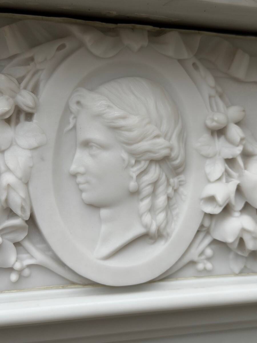 Napoleon III fireplace in statuary white marble, circa 1880.