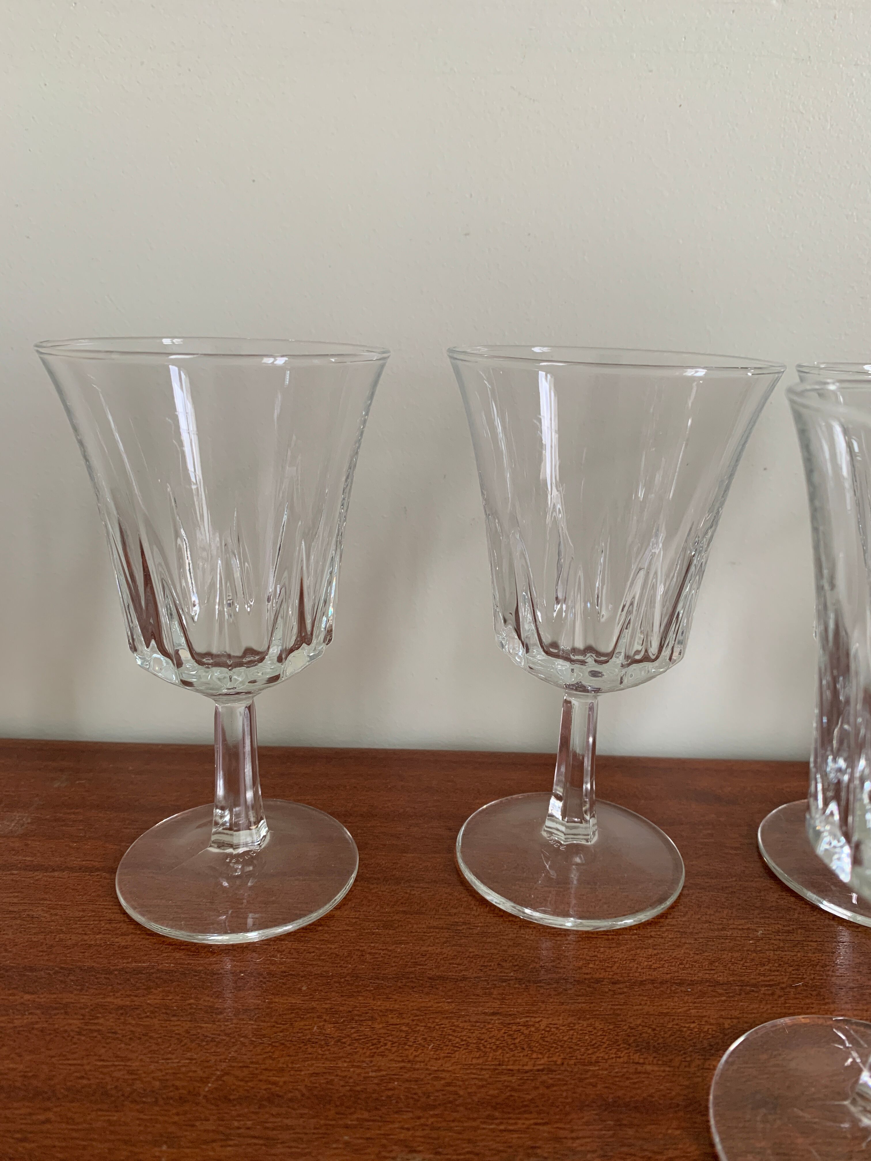 6 vintage glasses