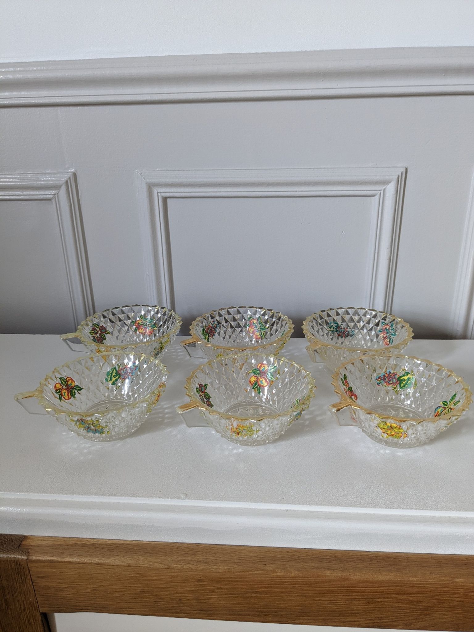 6 coupelles en verre ciselé