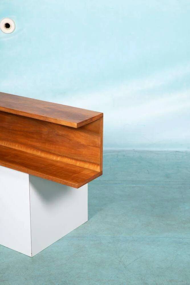 Console murale minimaliste des années 50 en noyer.
