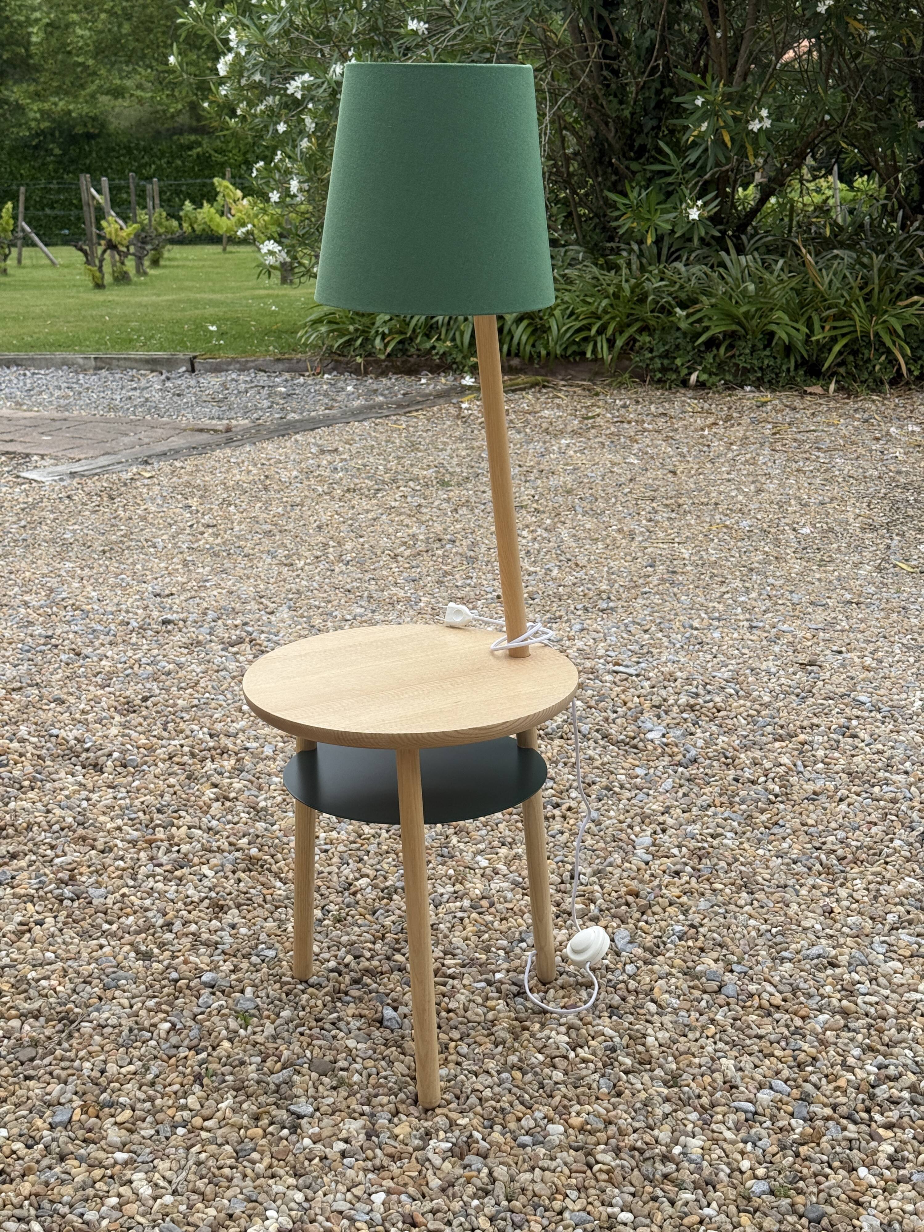 Table d'appoint, lampadaire Josette par Hartô