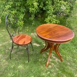 Table ronde et sa chaise en fer forgé