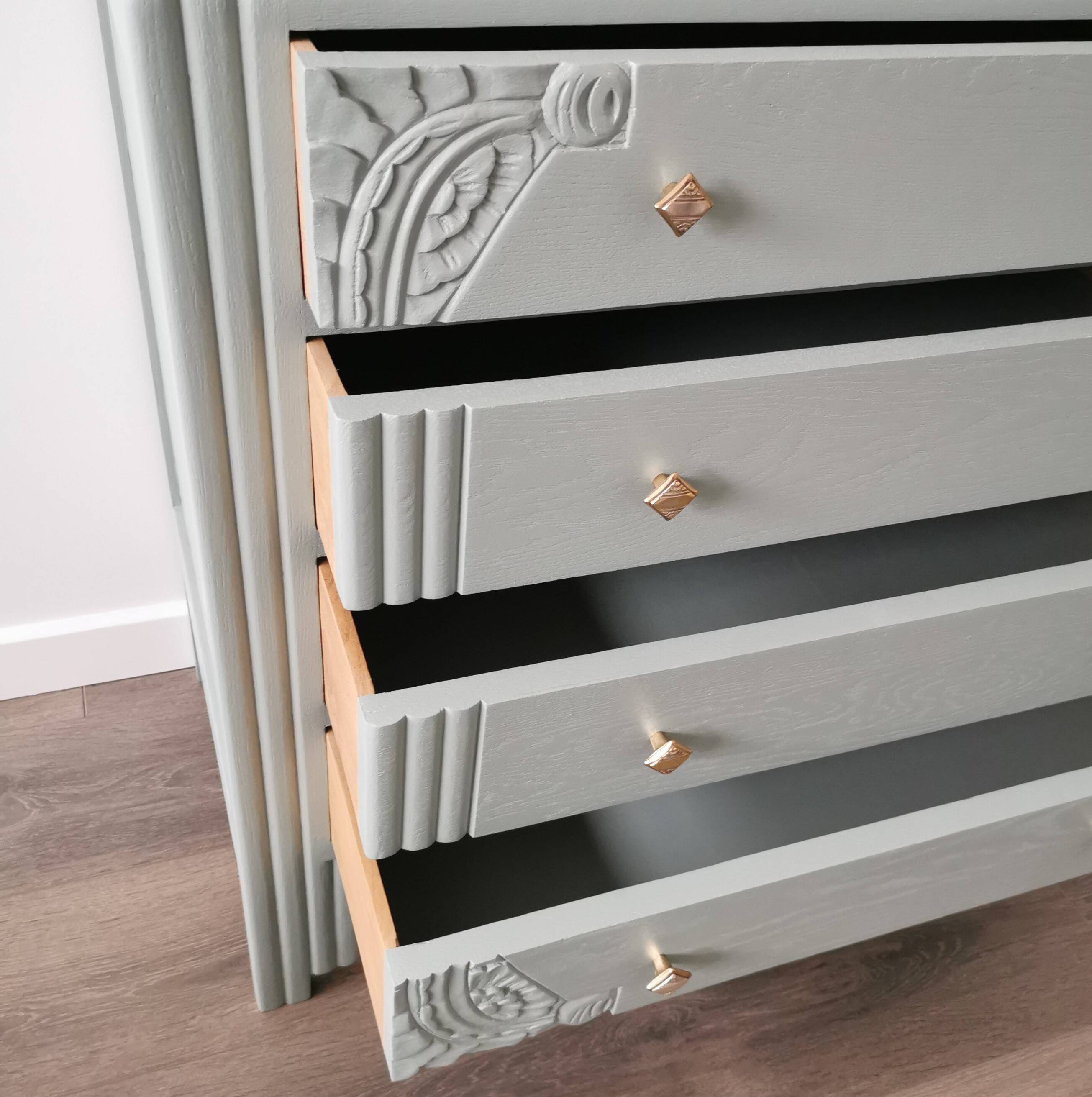 Art Deco chest of drawers