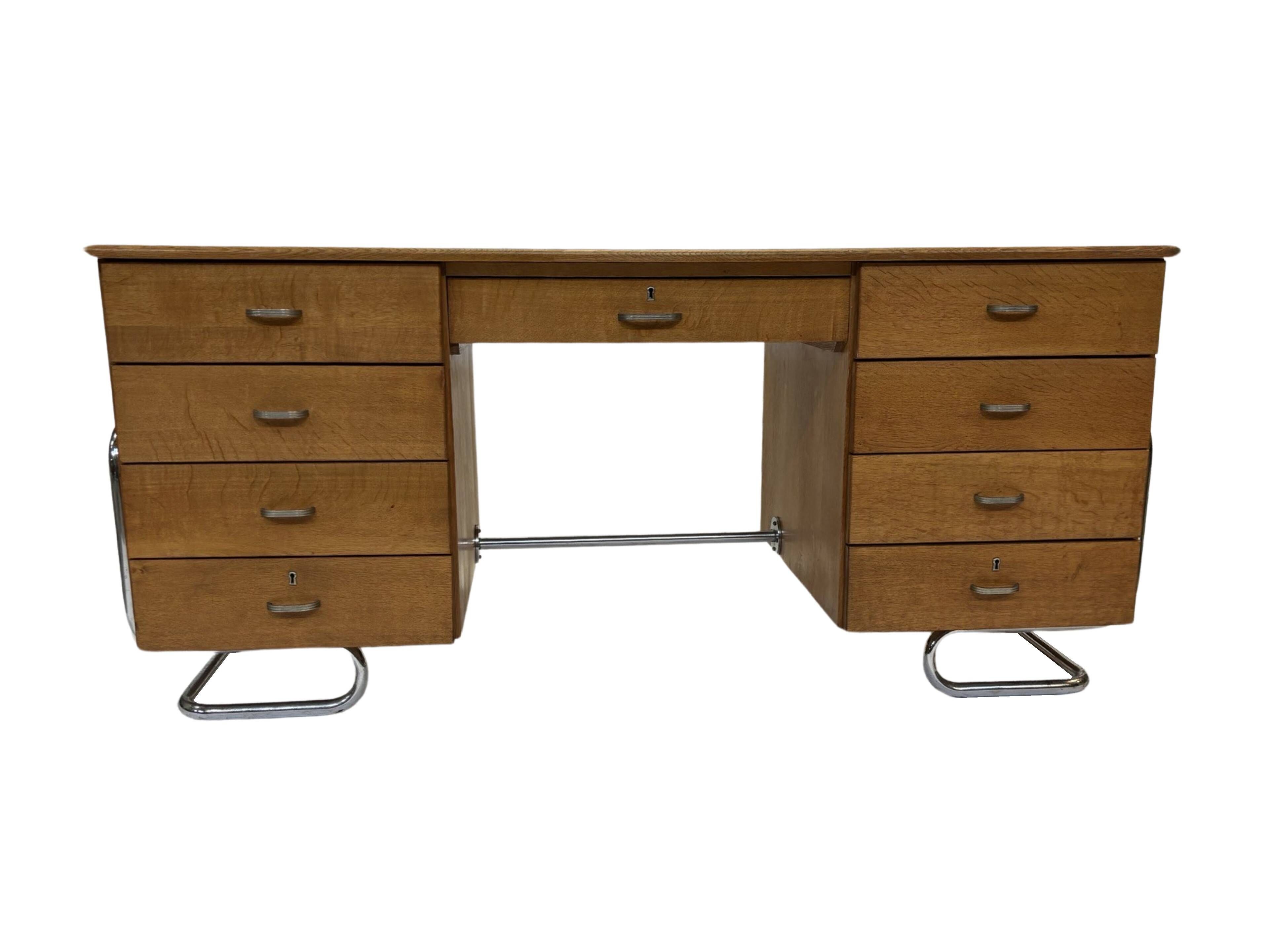 Bureau tubulaire de style Bauhaus du milieu du siècle, design des années 40 en chêne