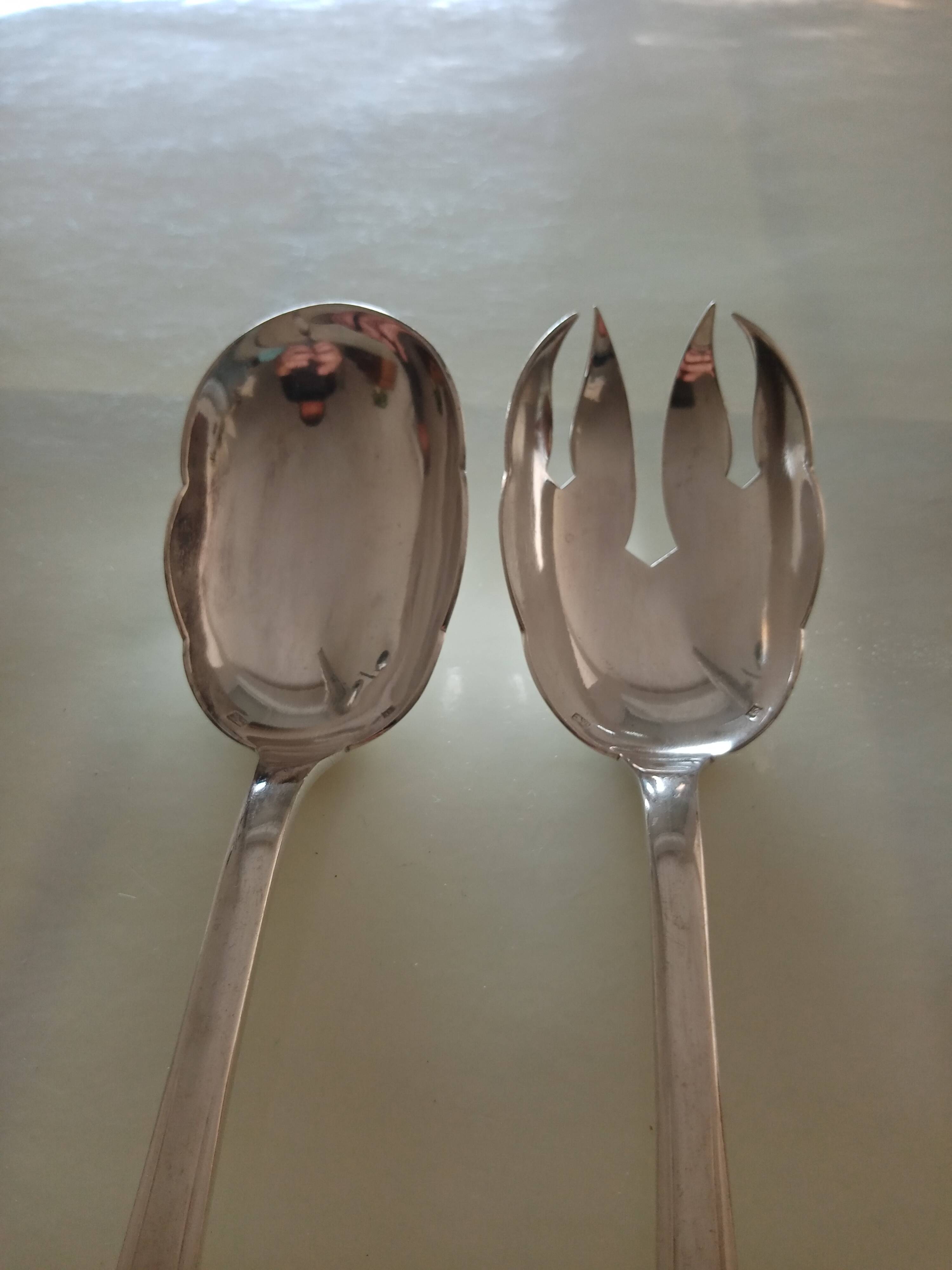 Serving cutlery, salad cutlery in silver metal