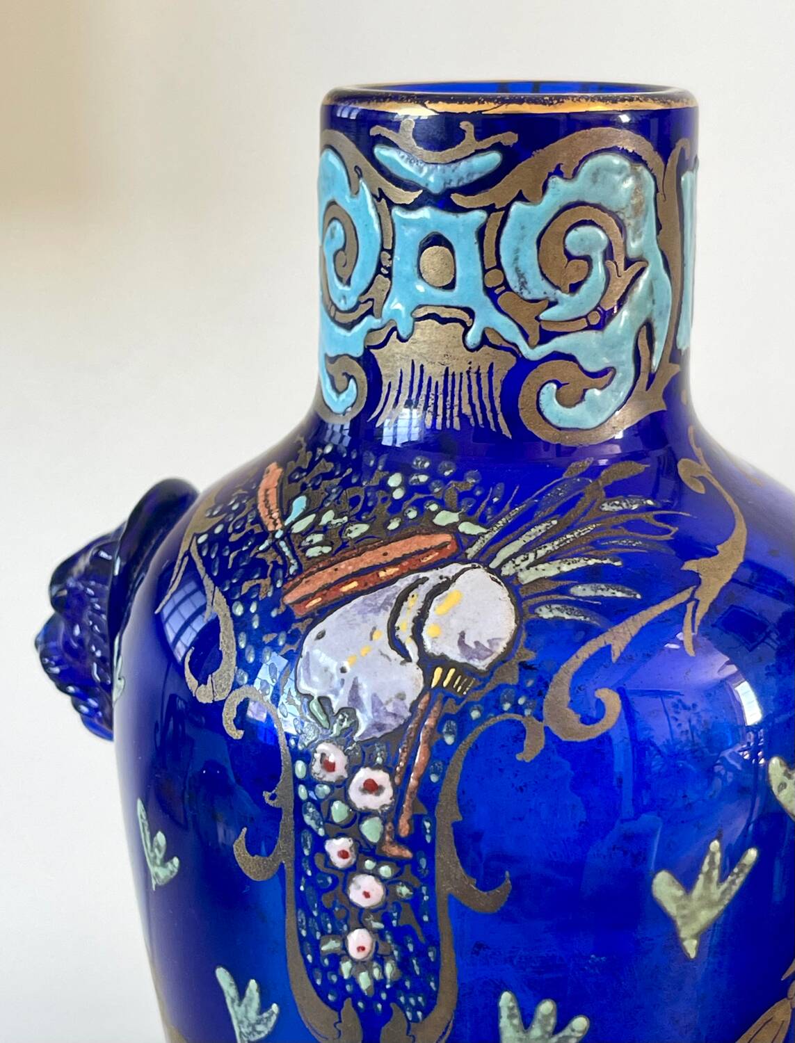 Vase en verre émaillé Art Nouveau.