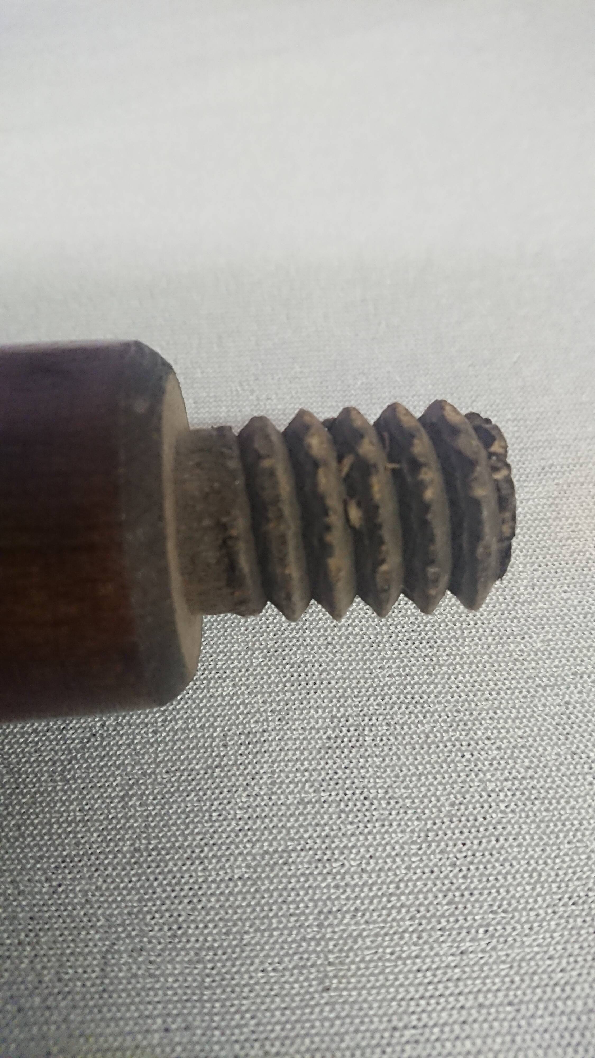 Flexible wooden coatrack