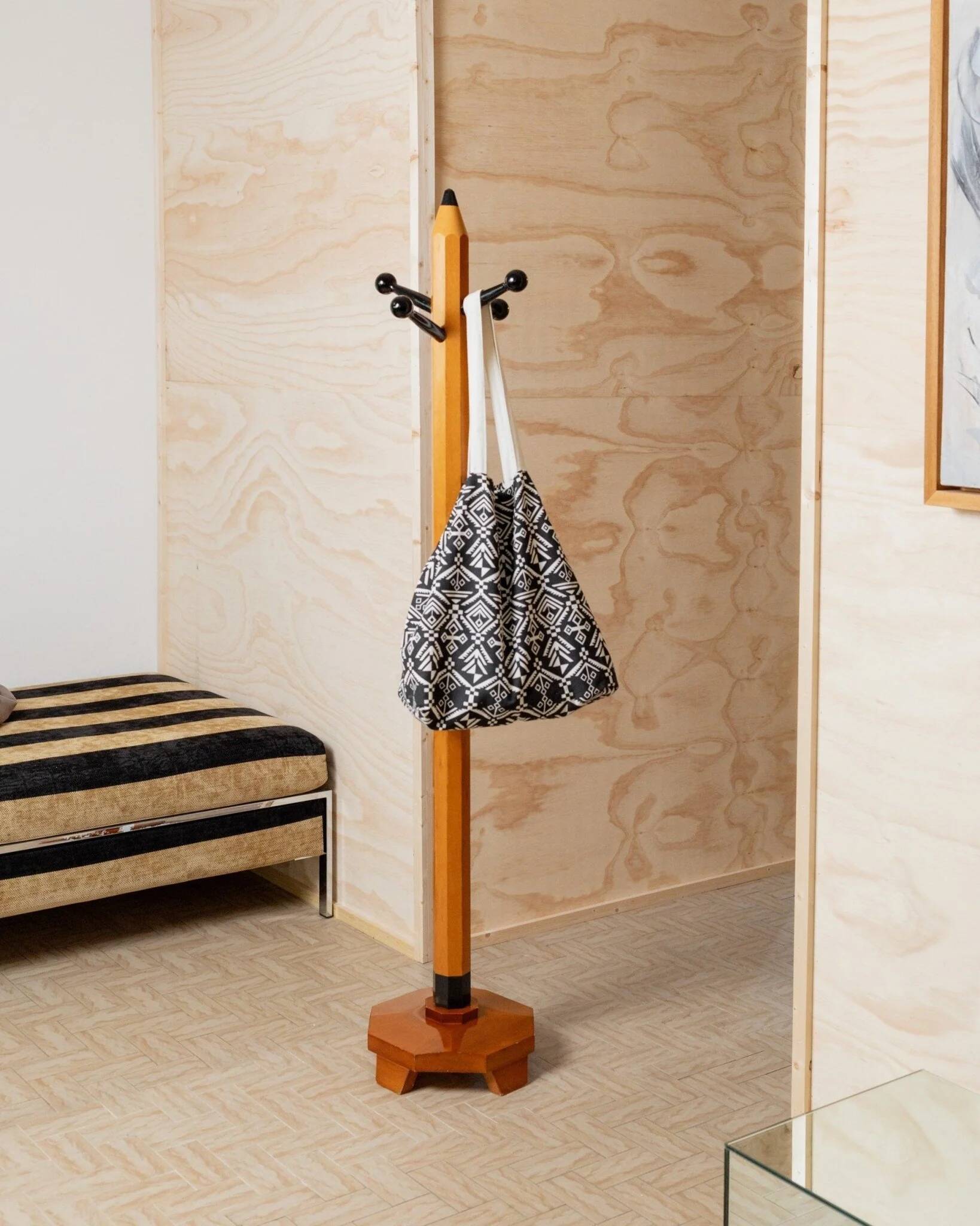 Orange wood Memphis-style Pencil Coat Rack, XL vintage 1980s, Italy by Artema