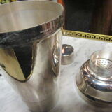 Shaker on set with 6 cups silver metal