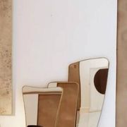 Miroir rectangulaire à bord arrondi et cadre en laiton