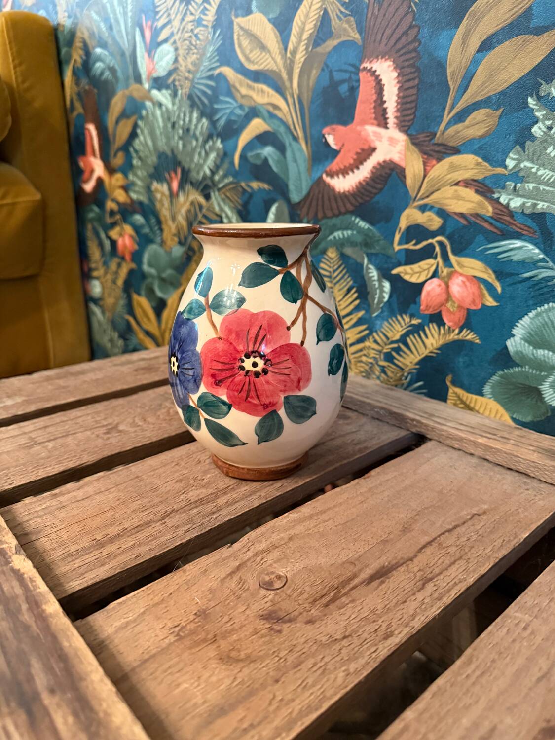 Small ceramic vase with flowers Saint Clement