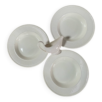 Set of 3 Wedgwood soup plates