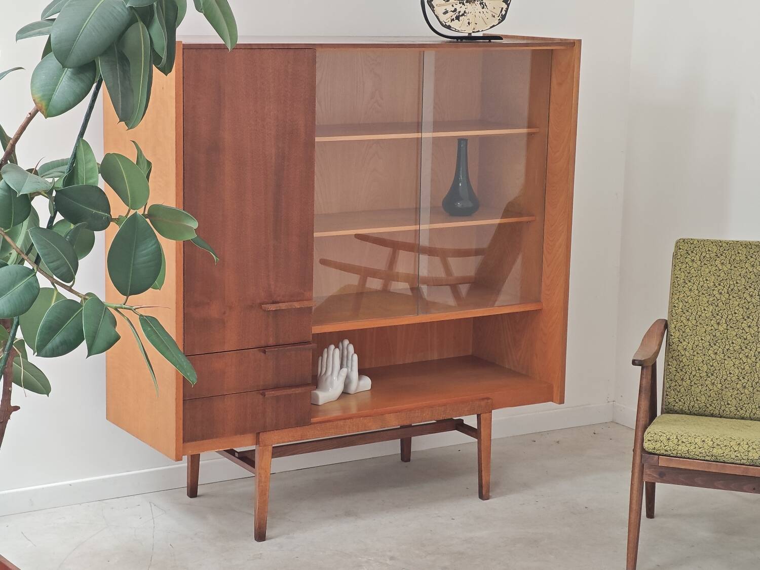 High Buffet Dresser Frantisek Mezulanik for Up Zavody 1960