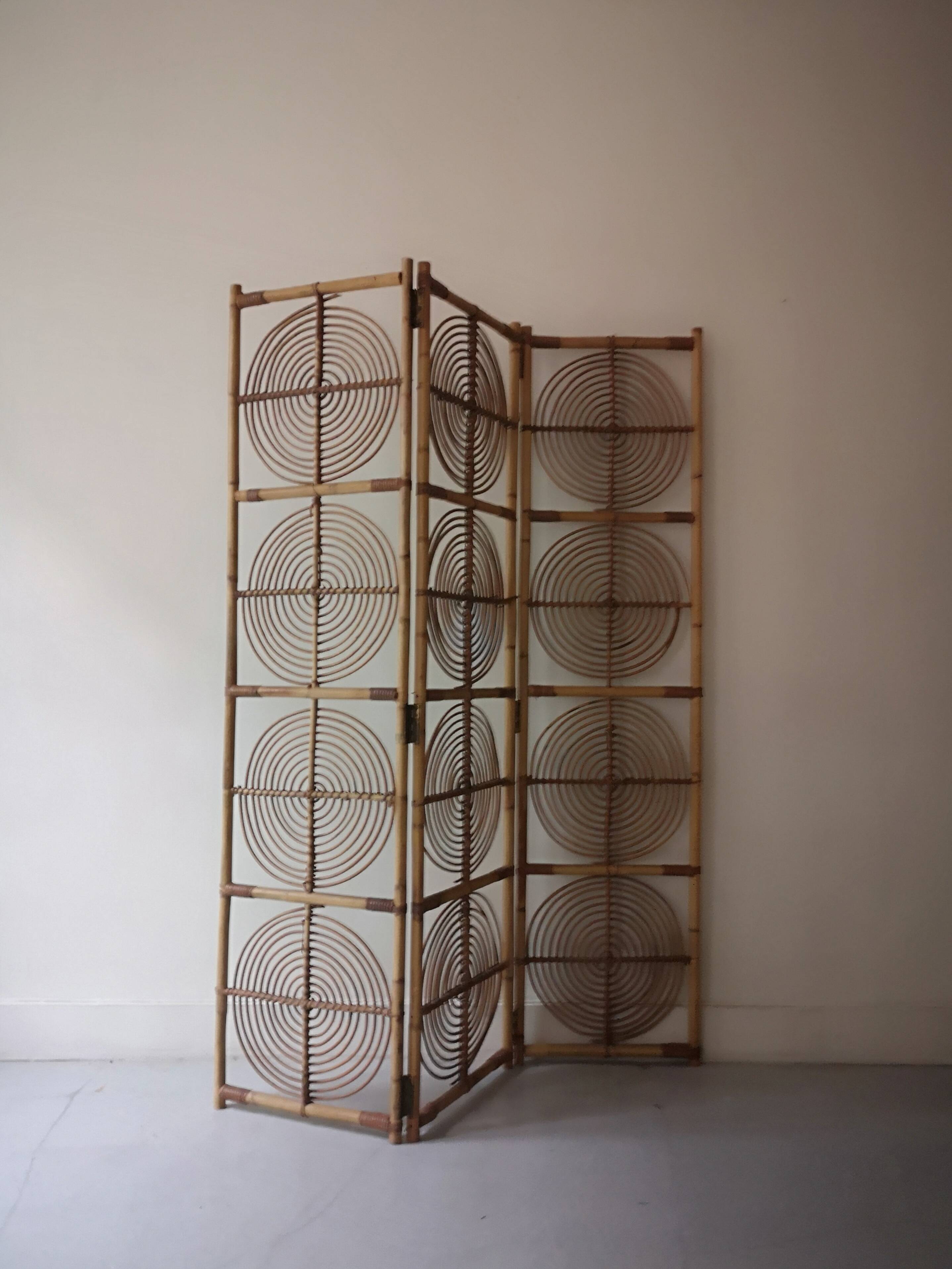 Peacock screen in rattan and bamboo