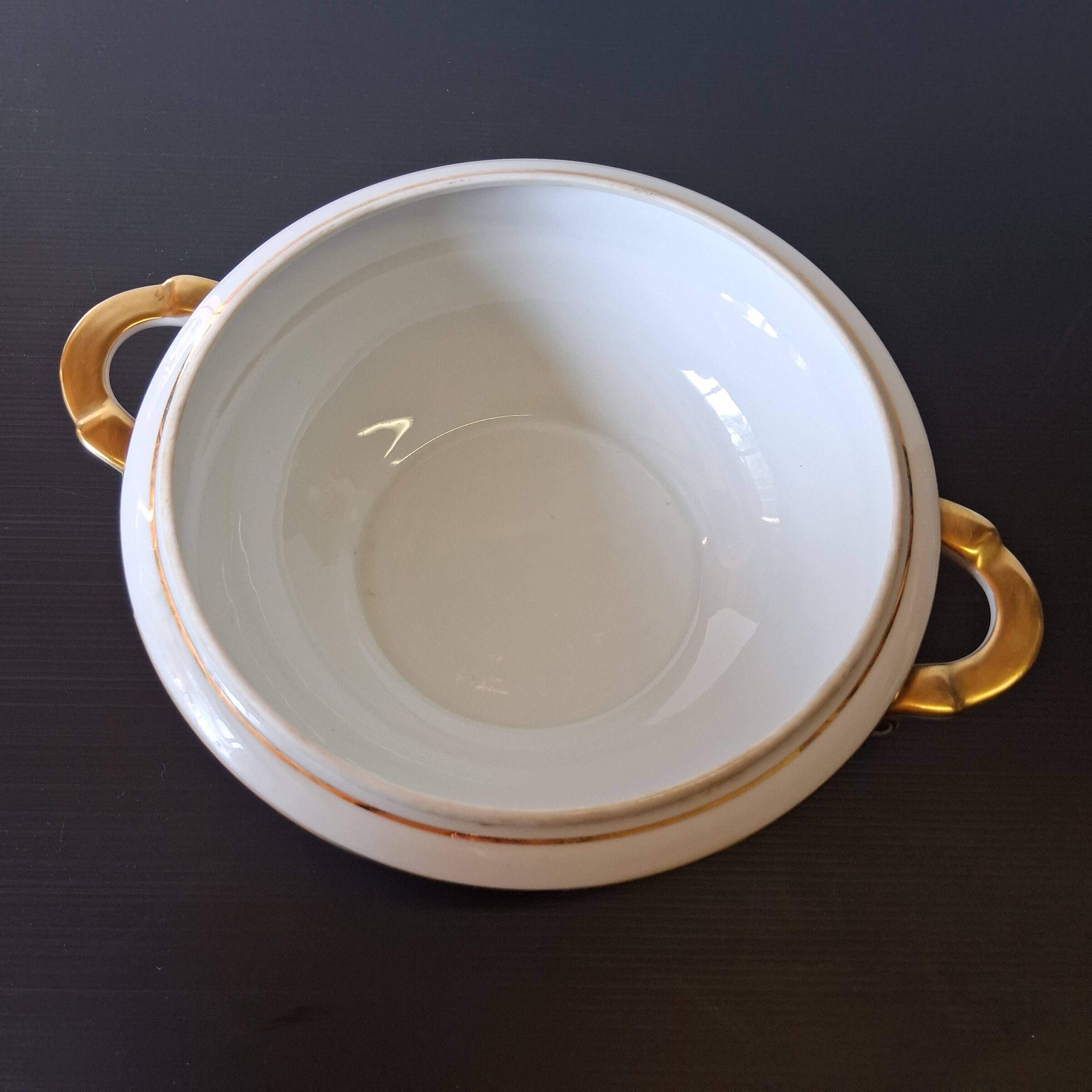 Soupière en porcelaine de chez Chastagner et Cie en très état