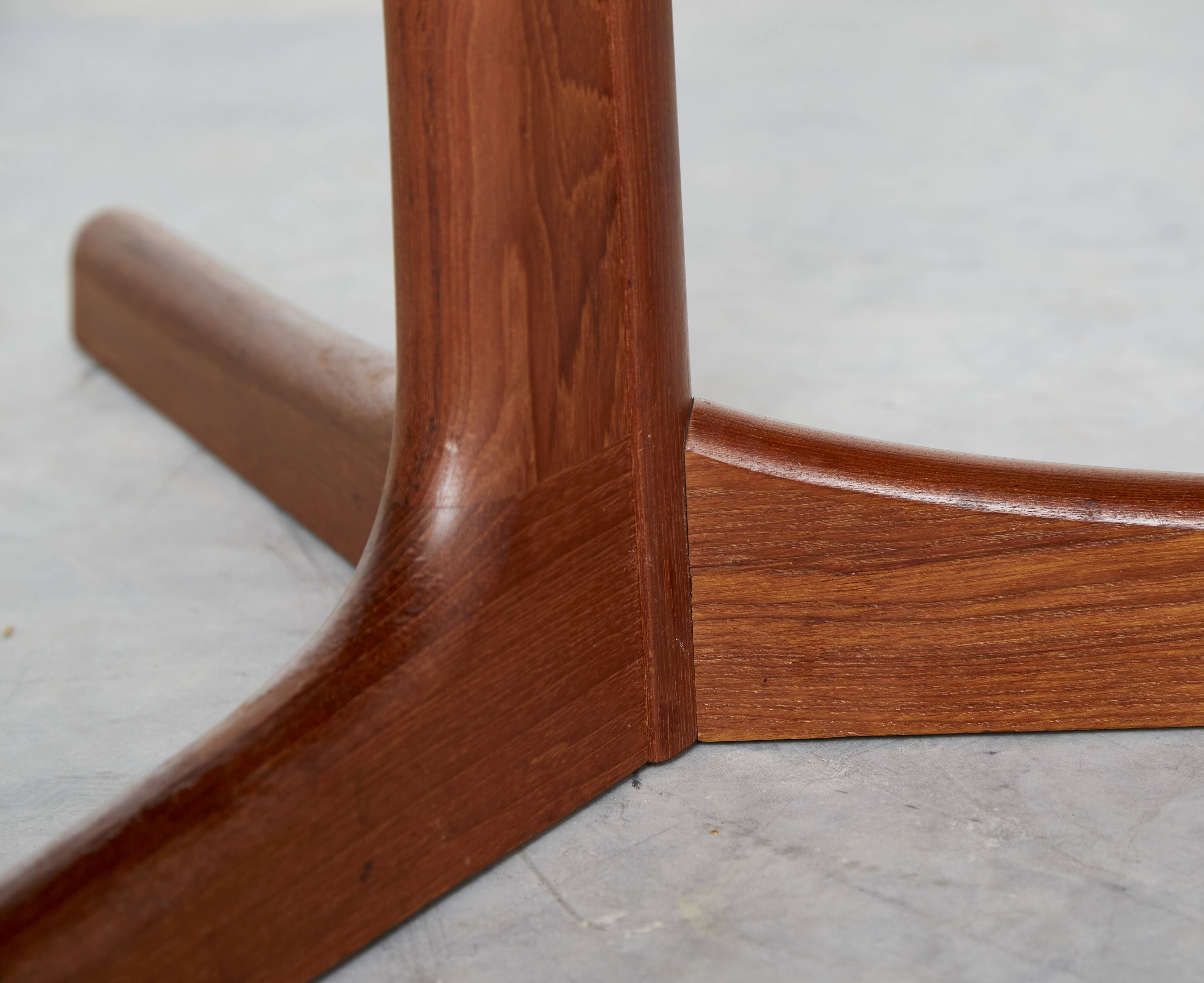 Juul Kristensen superelliptical Mid-Century Dining Table for Glostrup