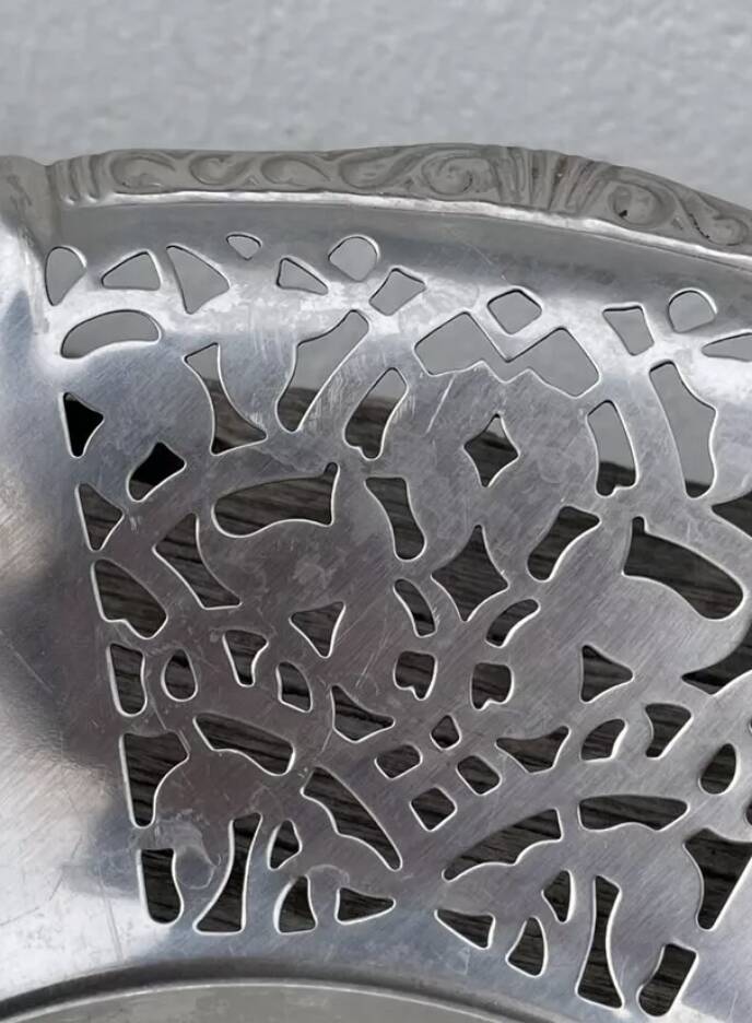 Plat coupe corbeille en métal argenté Alessi