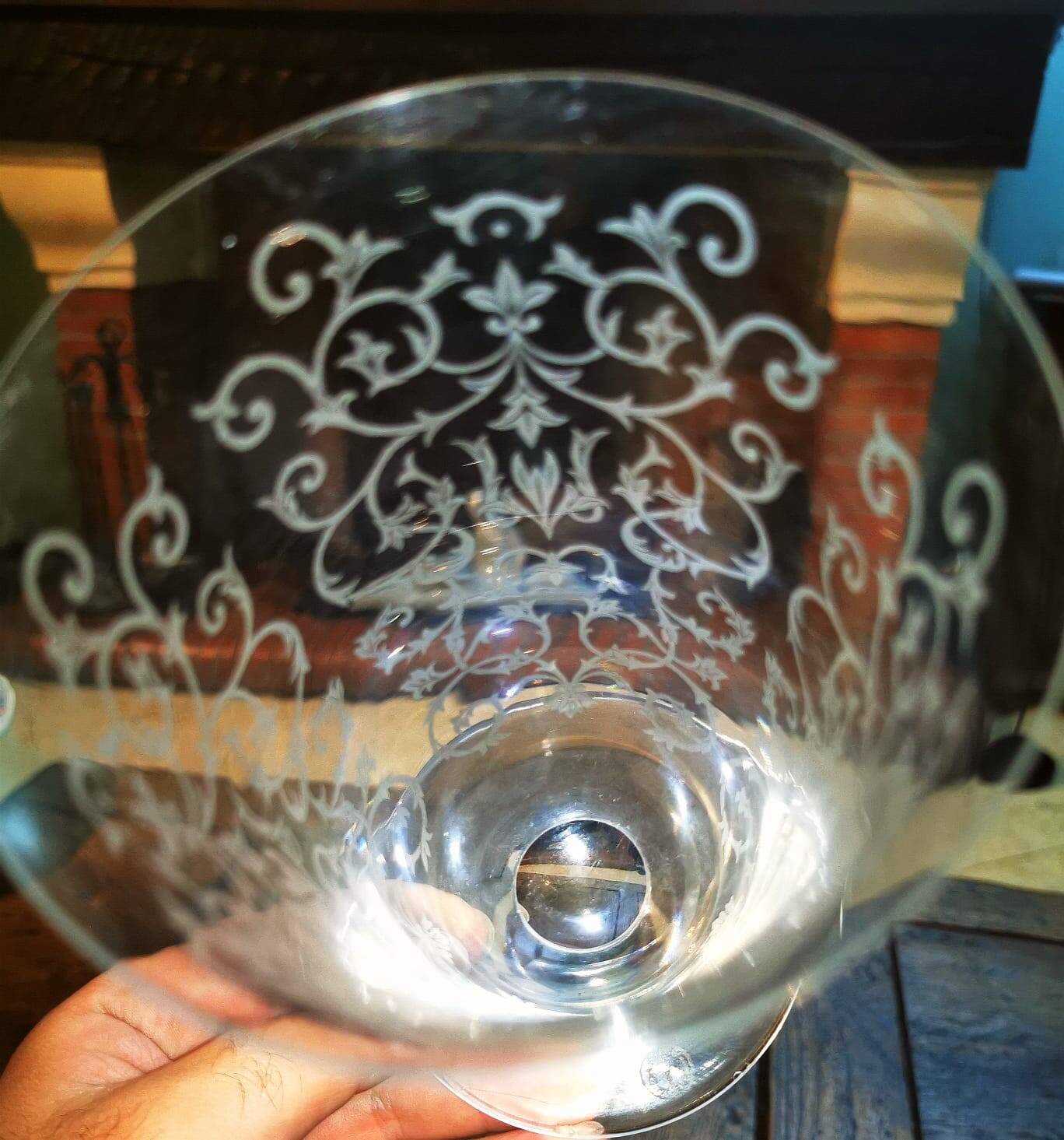 Baccarat engraved crystal "tulip" vase, Erna model.