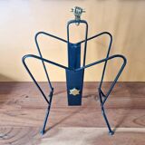 Jacques Adnet (1900-1984) - Black lacquered metal and brass magazine rack
