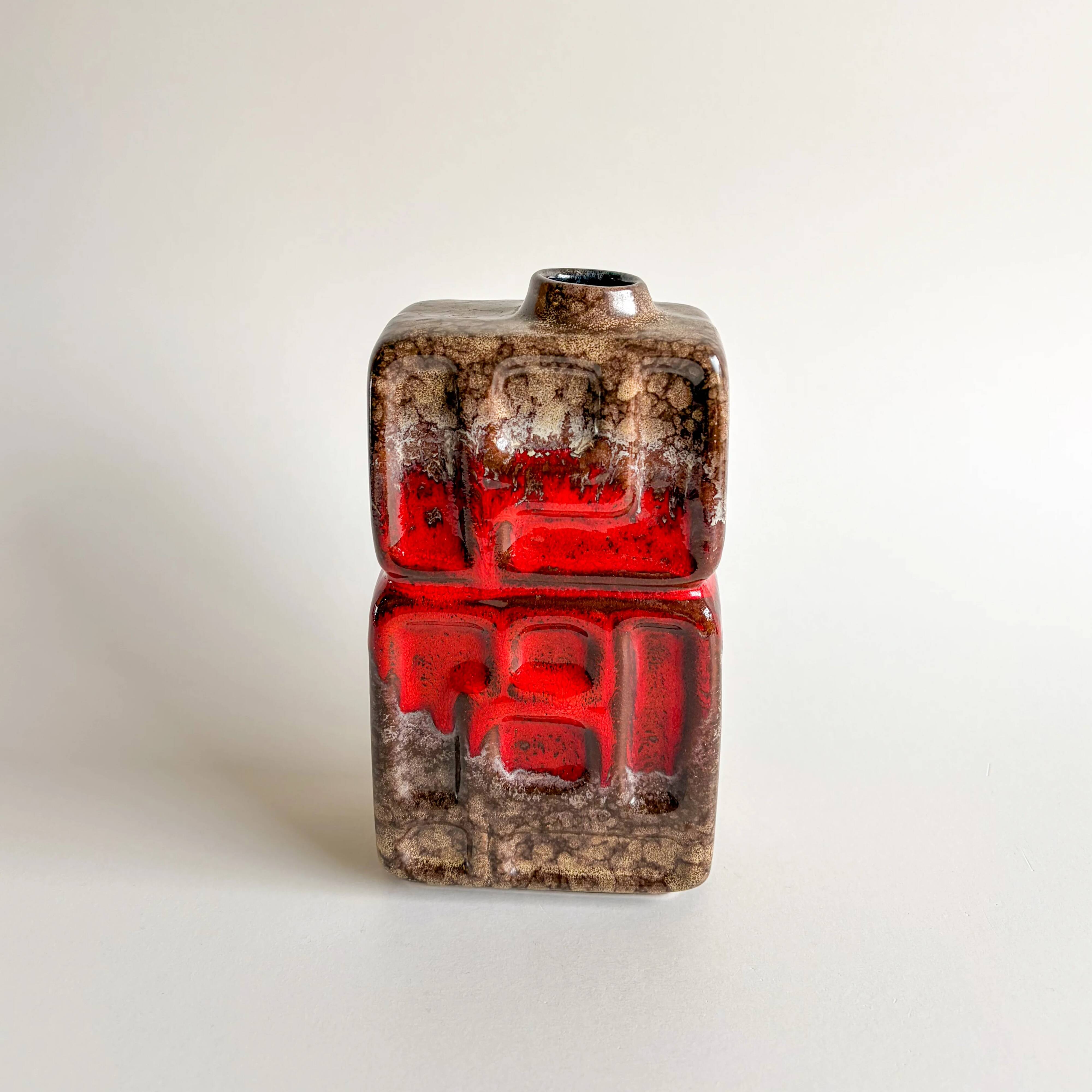 Strehla Keramik fireplace vase no. 1