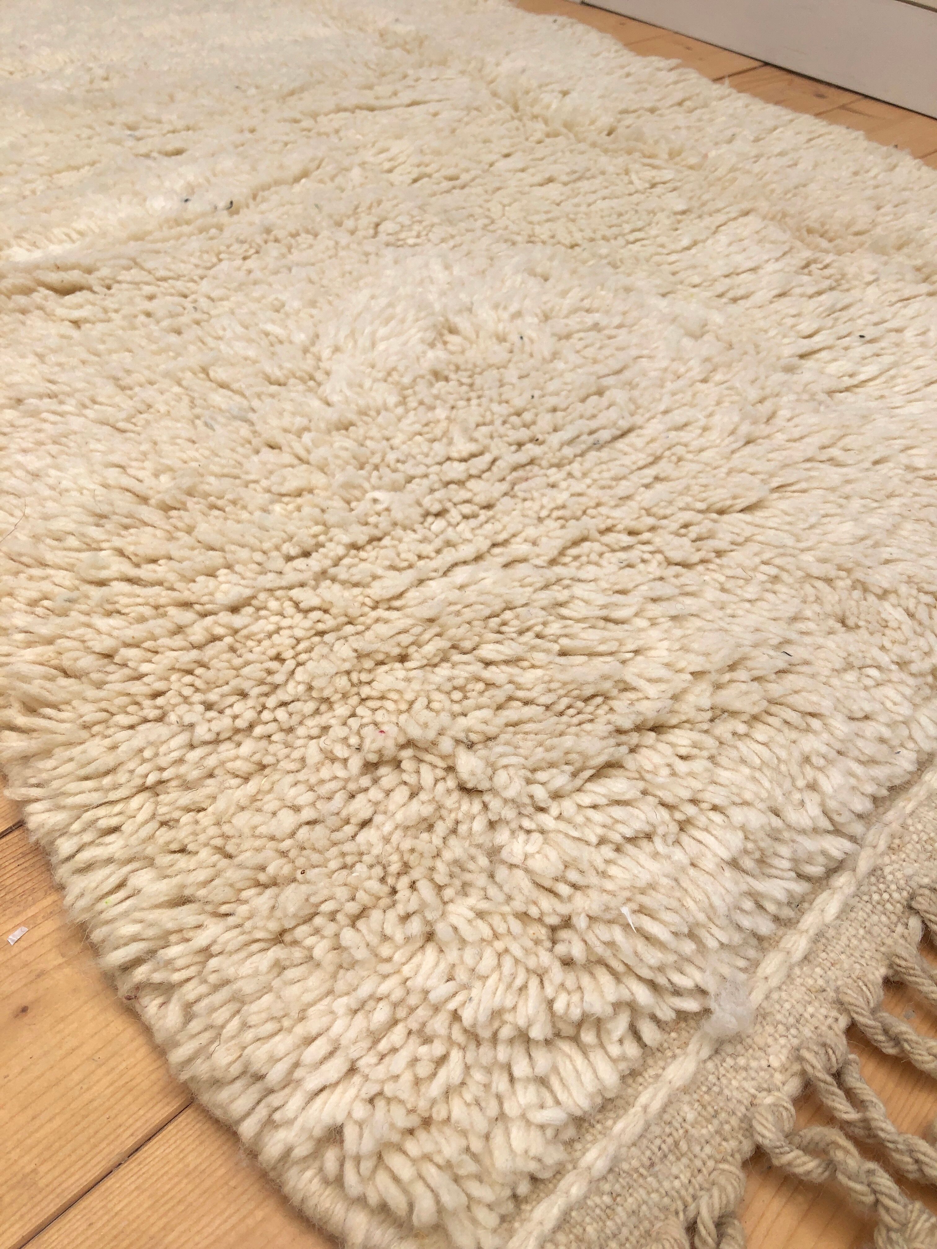 Moroccan berber carpet beni ouarain natural ecru uni 1, 42x0, 97m