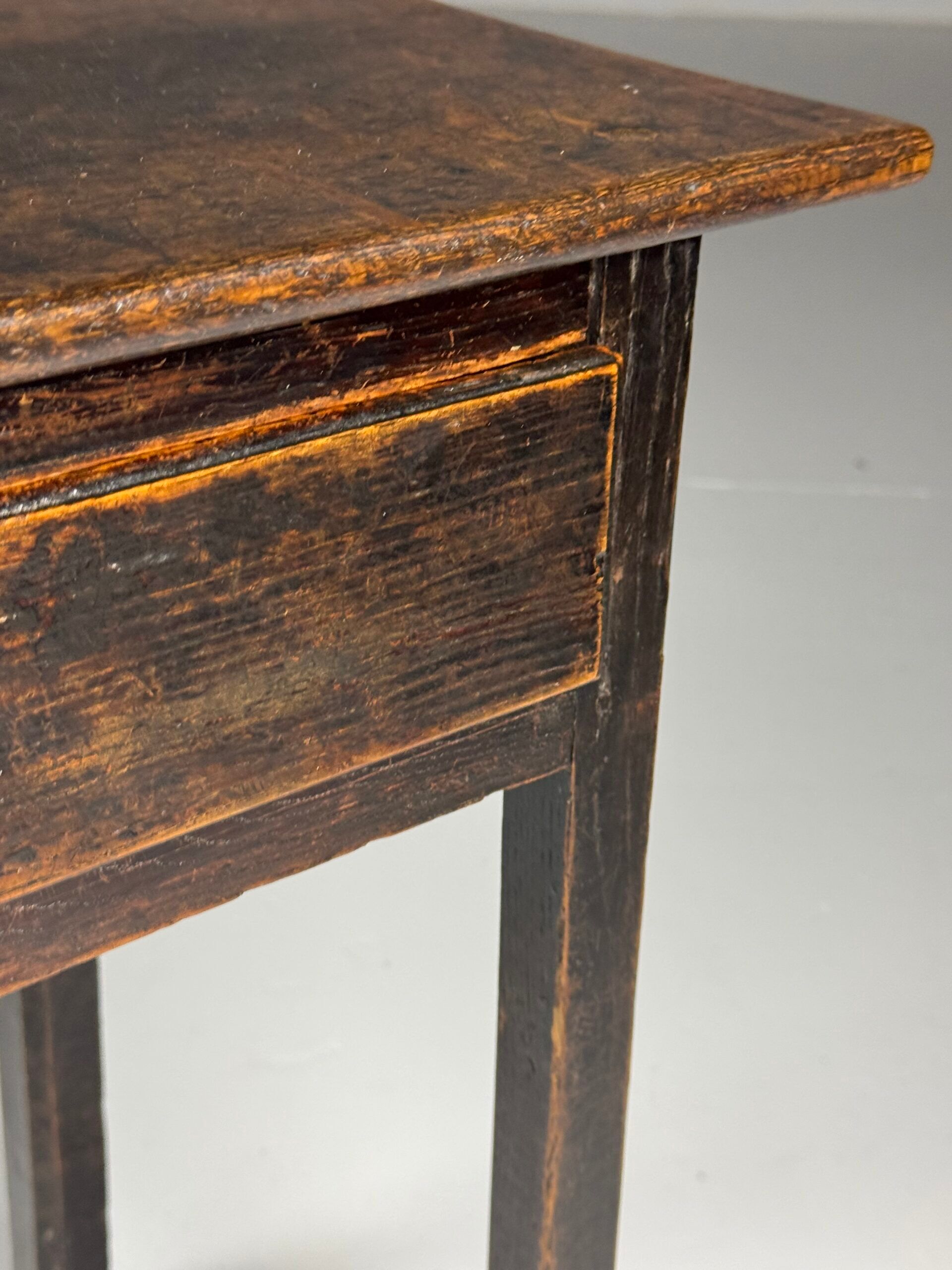 Table anglaise du XVIIe siècle