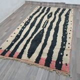 Handmade natural wool rug, size 150 x 250 cm