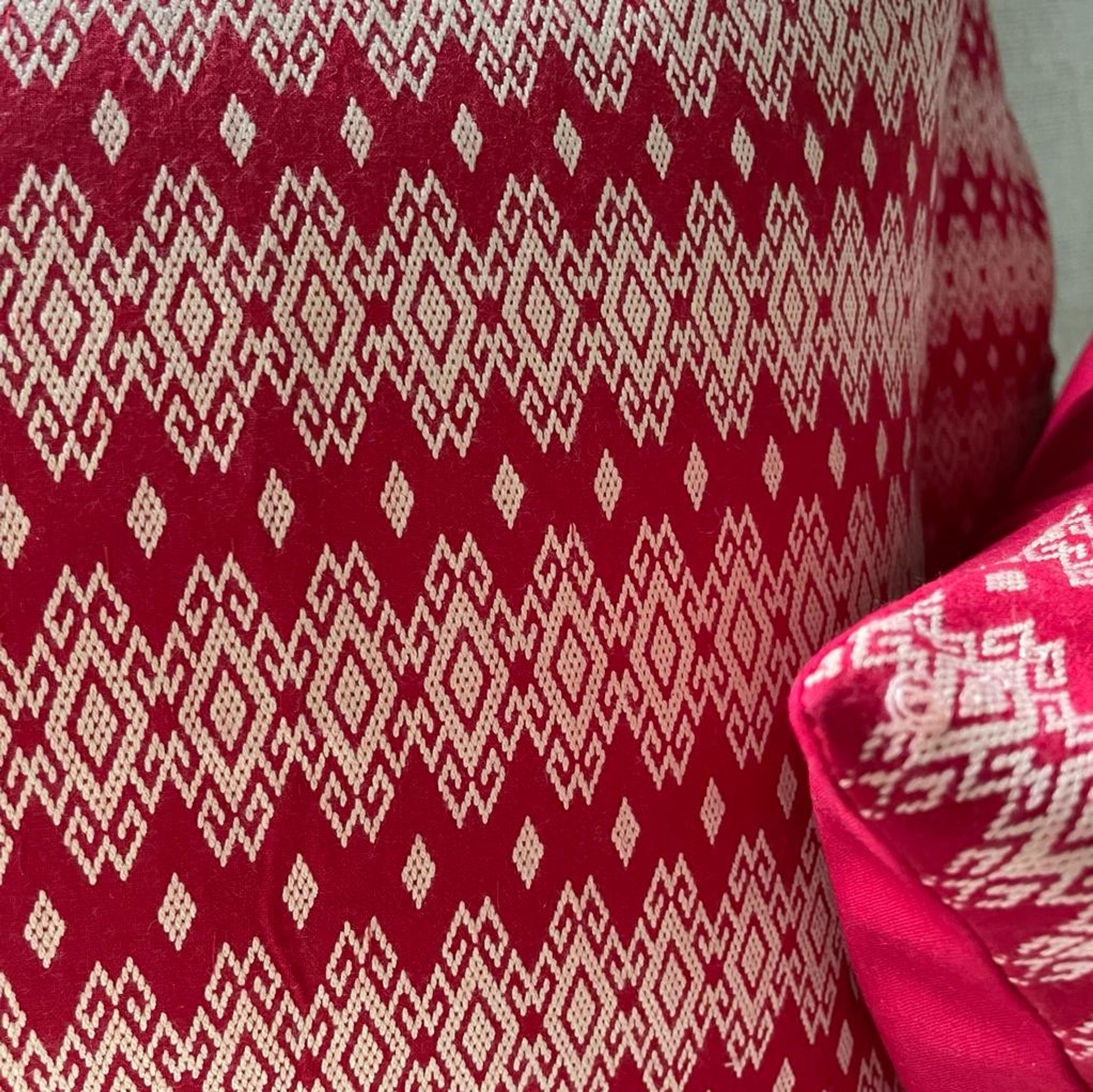 Coussin Kachin rouge beige 30x50 cm