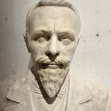 Epreuve en platre sculpté " Buste d'un notable " XX siècle