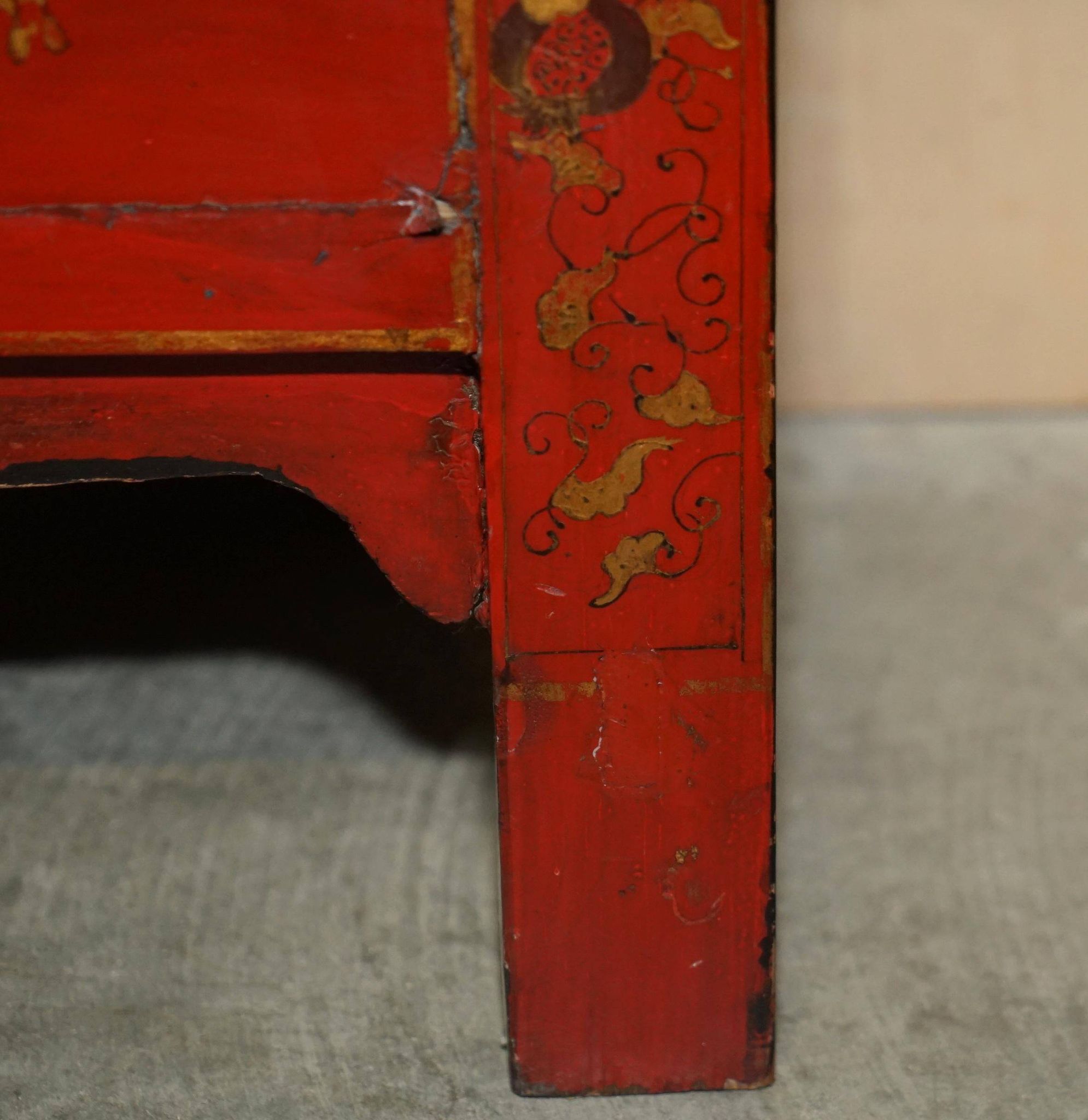 Armoirechinoise antique laquée à la main, grande armoire latérale