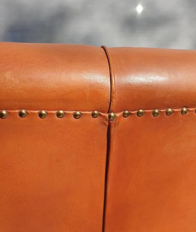 Sofa club leather 3 places buttoned back finish studded and velvet
