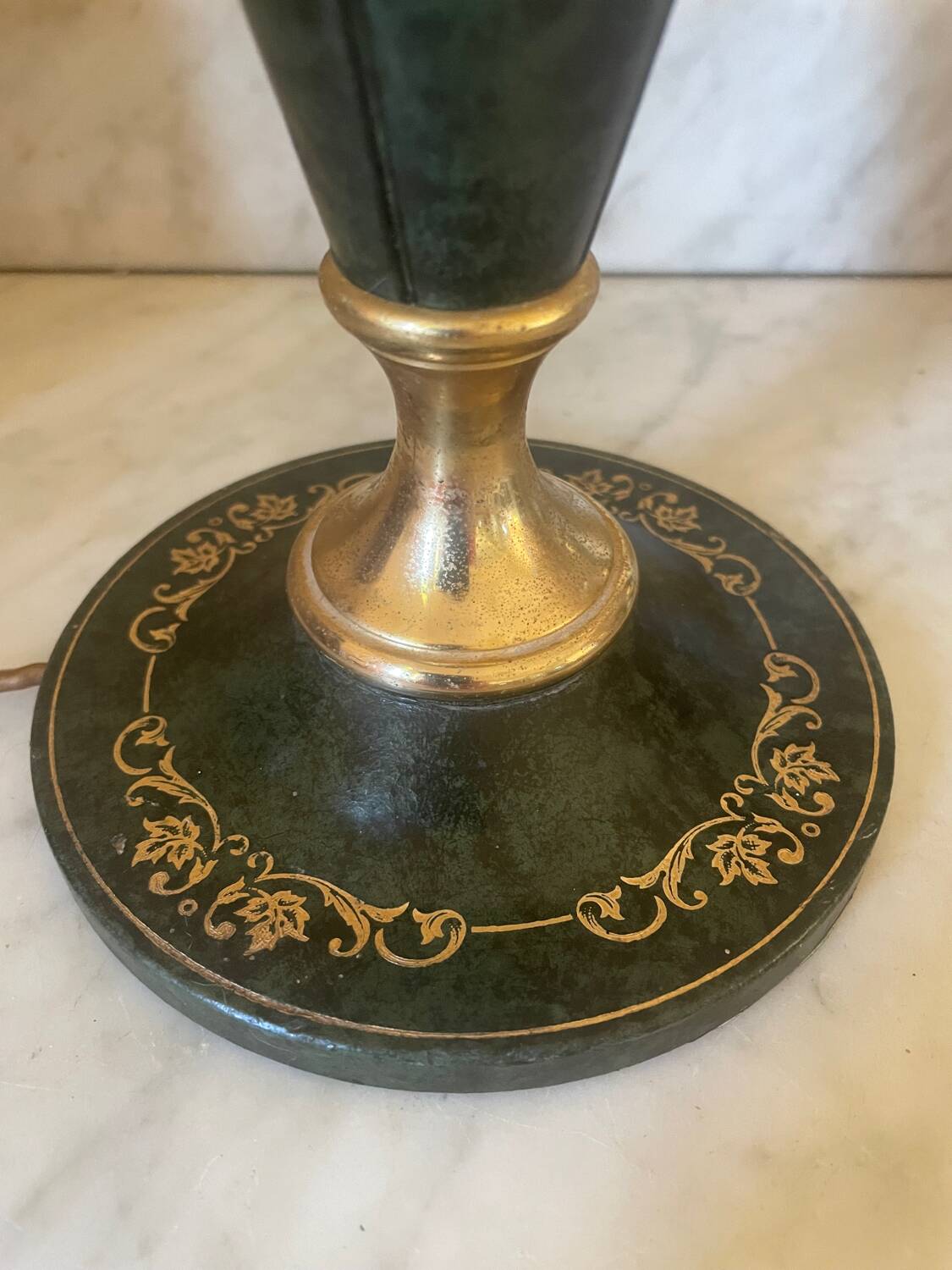 Le Tanneur leather lamp