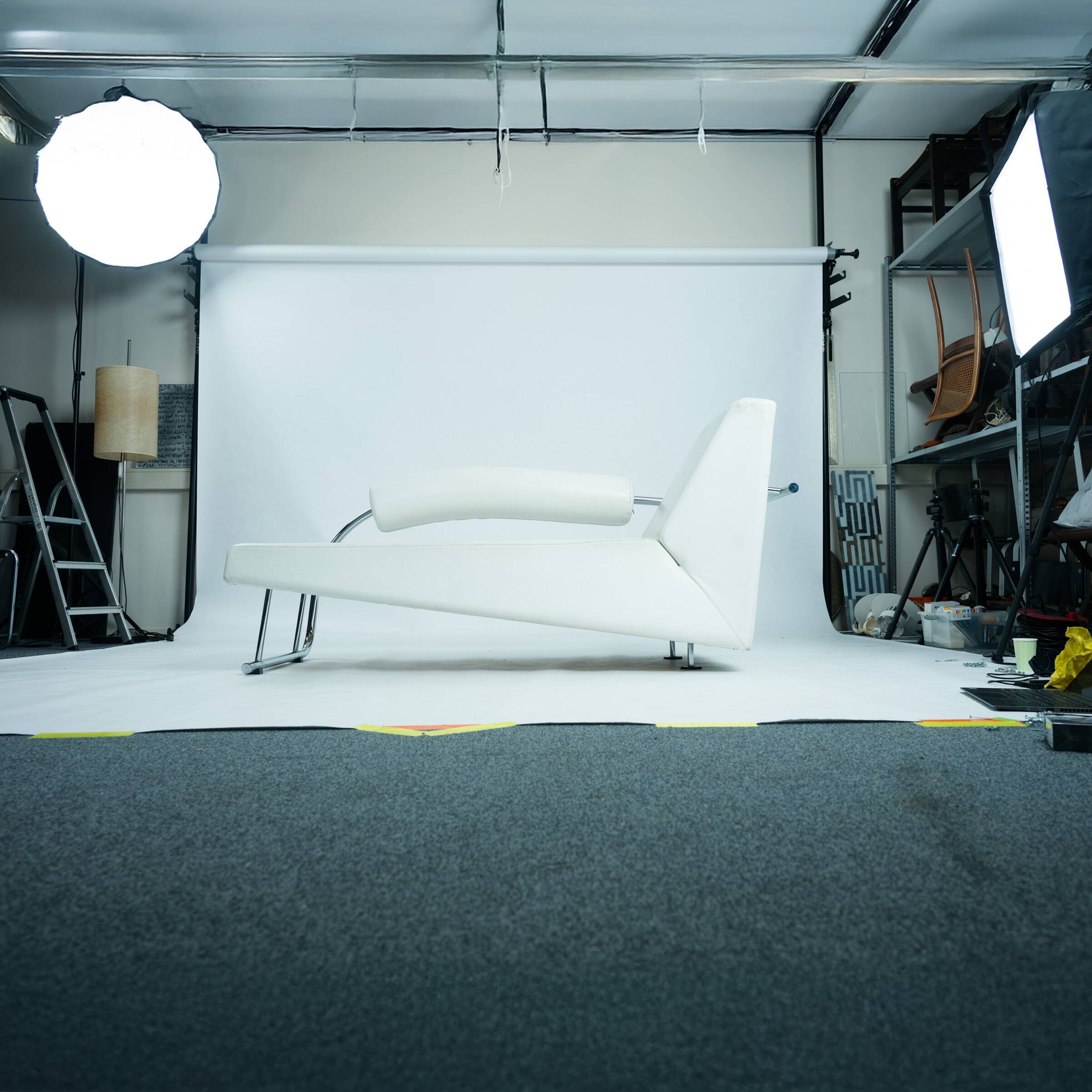 Dutch design Rob Eckhardt chaise longue white leather tubular steel, 1980s