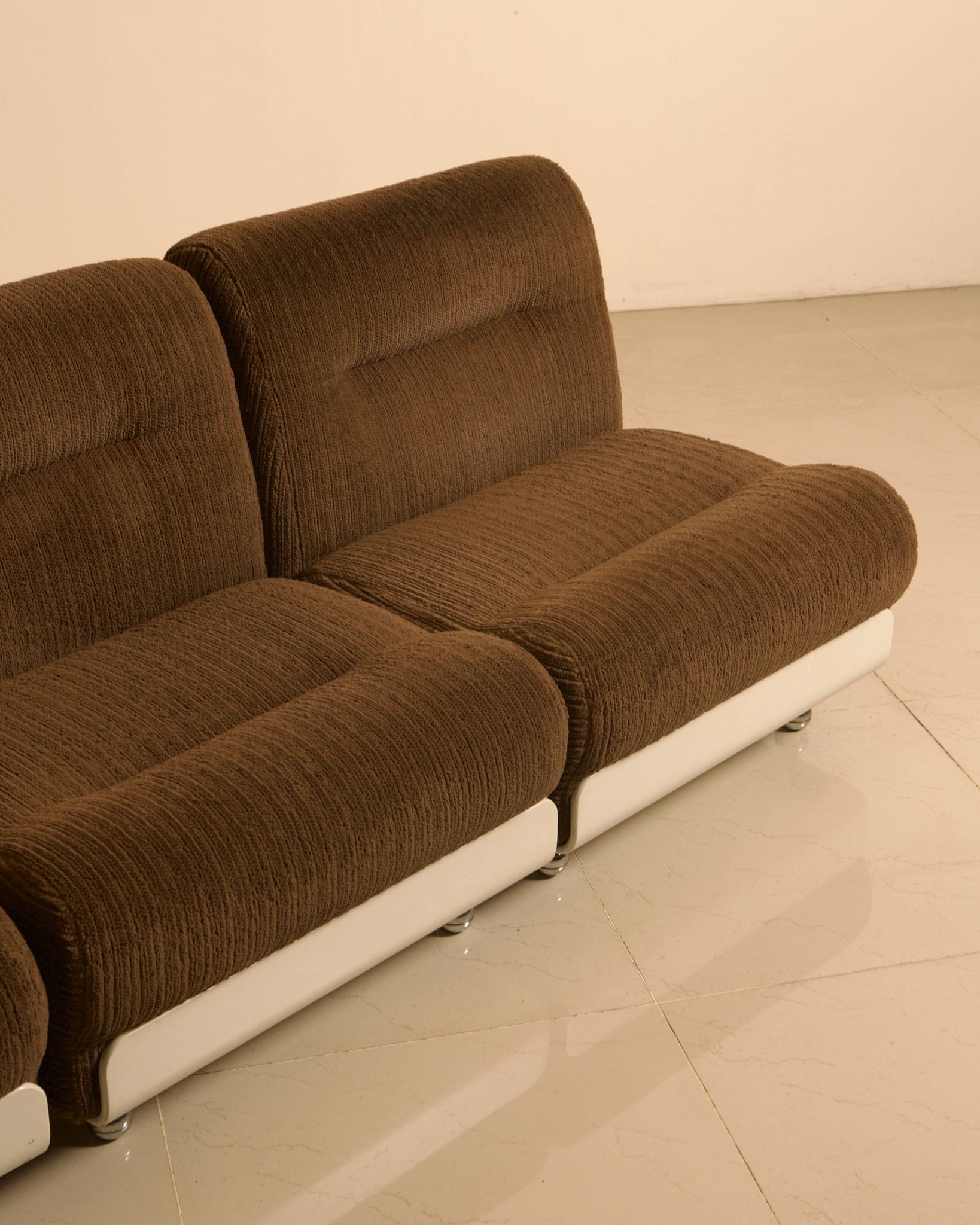 3 chauffeuses "Concha" en velours marron par Jo Otterpohl pour COR