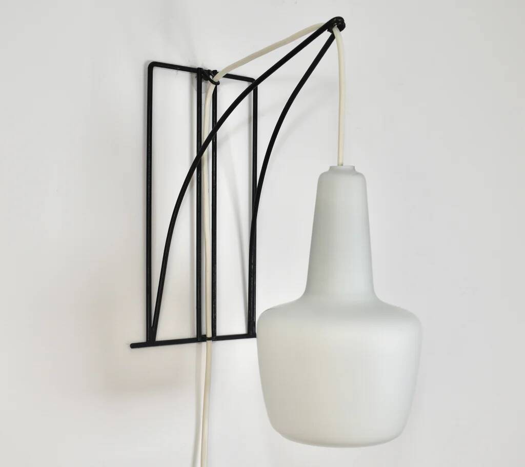Modernist wall light with metal and glass wire