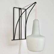 Applique murale moderniste fil métal verre