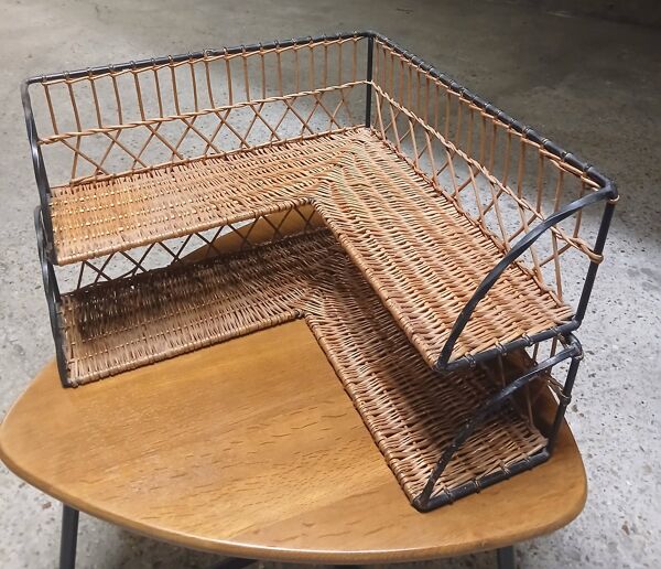 Paire d'étagères d'angle en osier à structure métallique