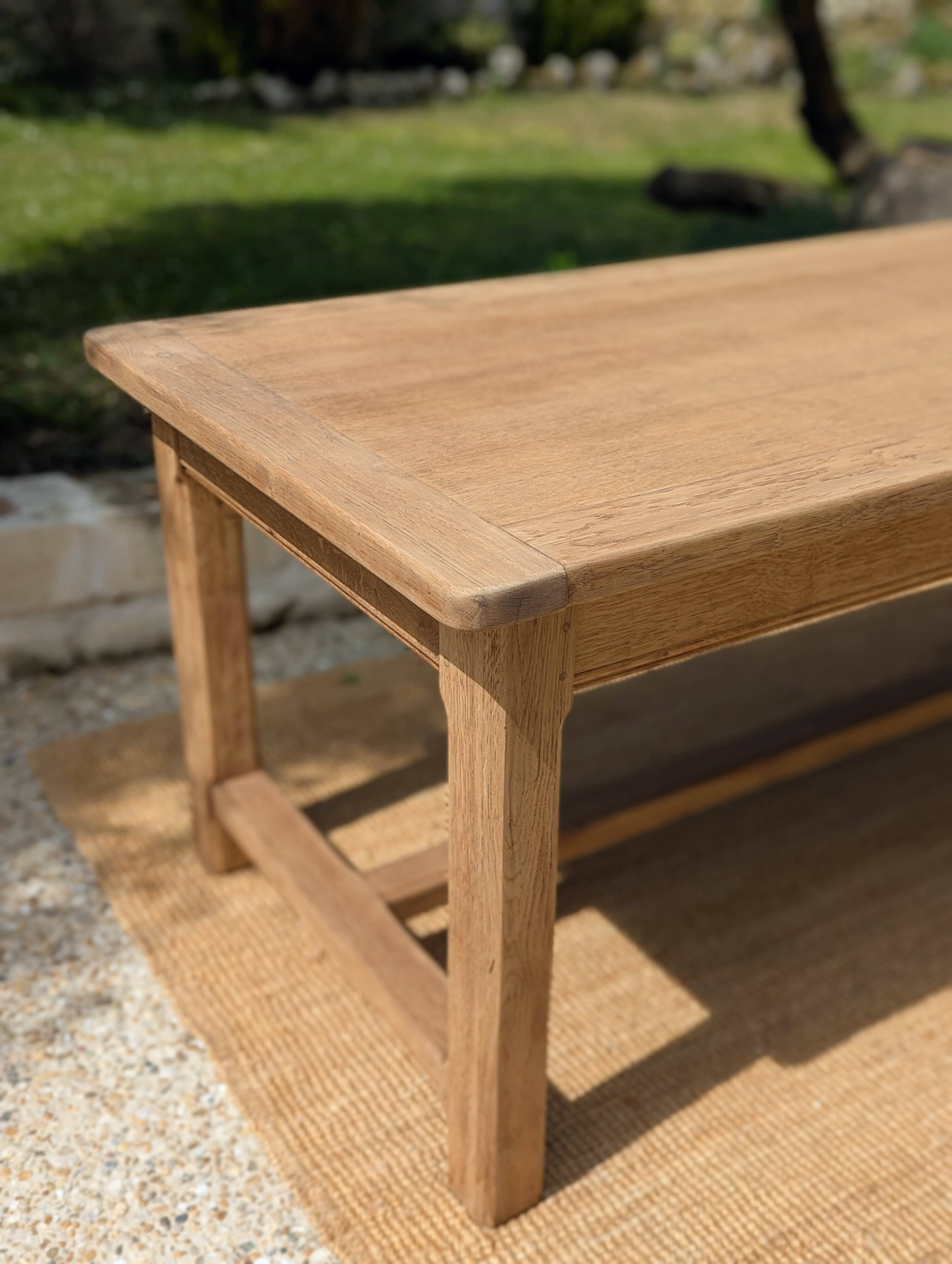 Farm table