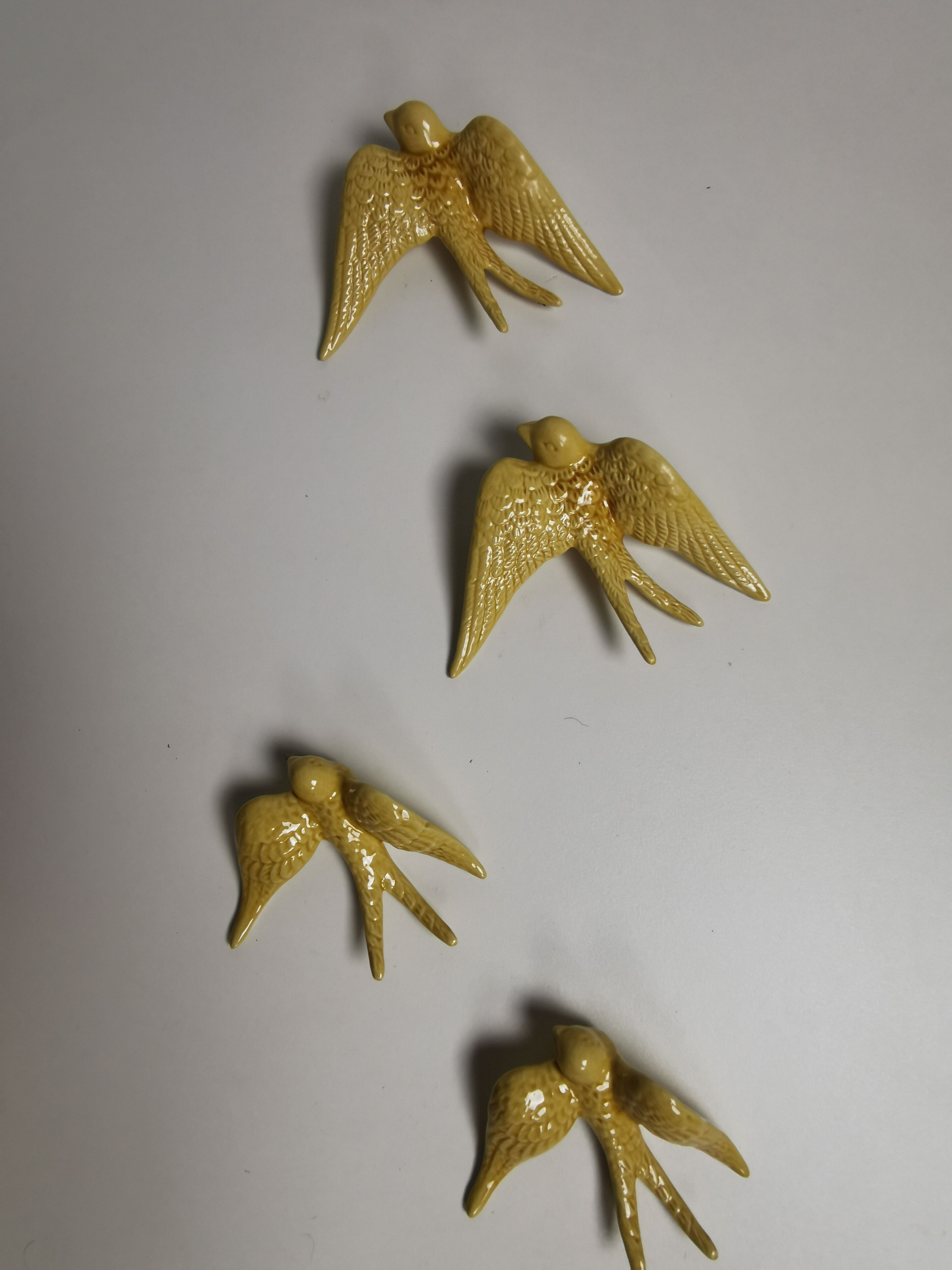 Batch of swallows in ceramic
