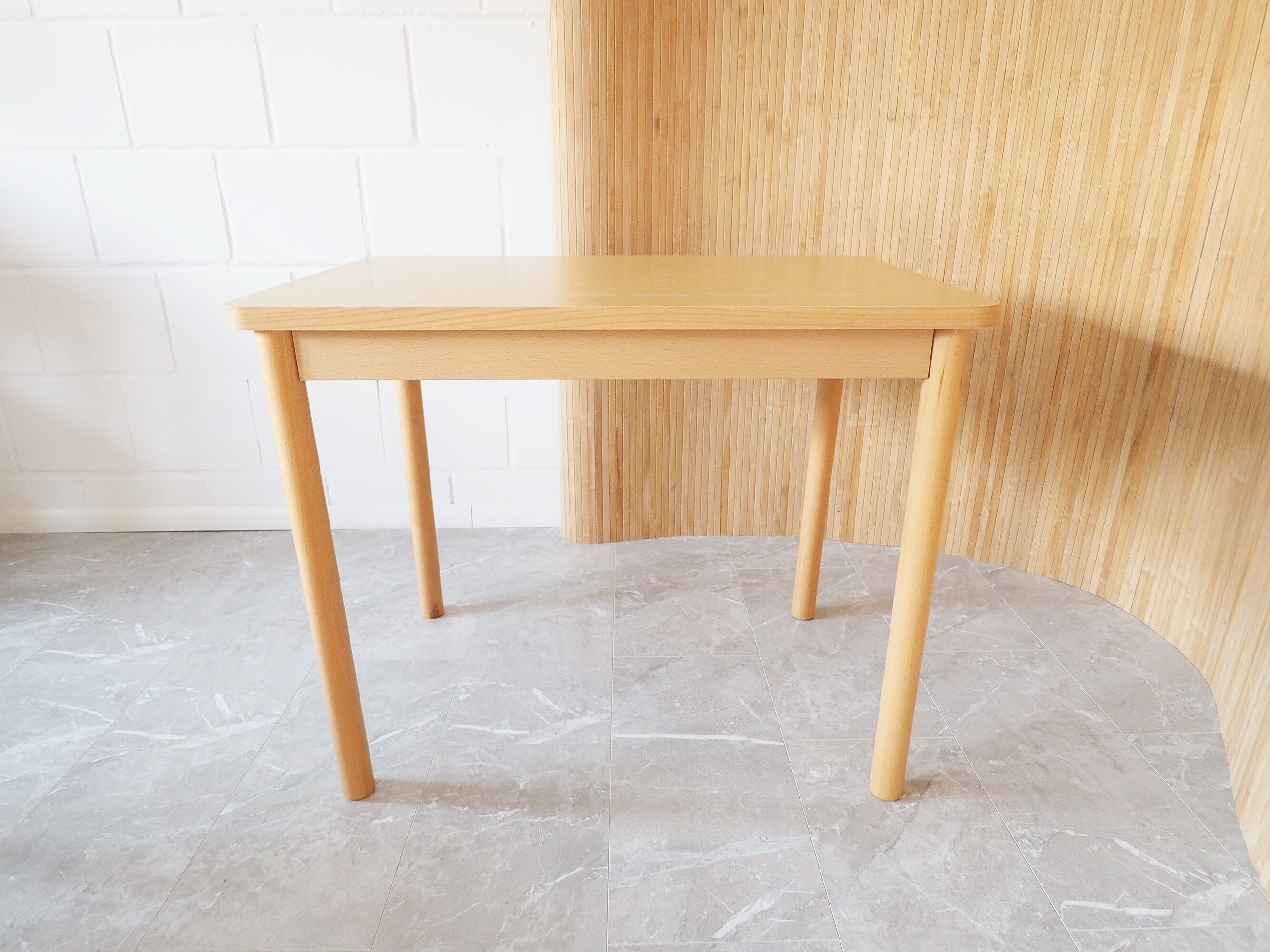Table de cuisine en bois des années 1980