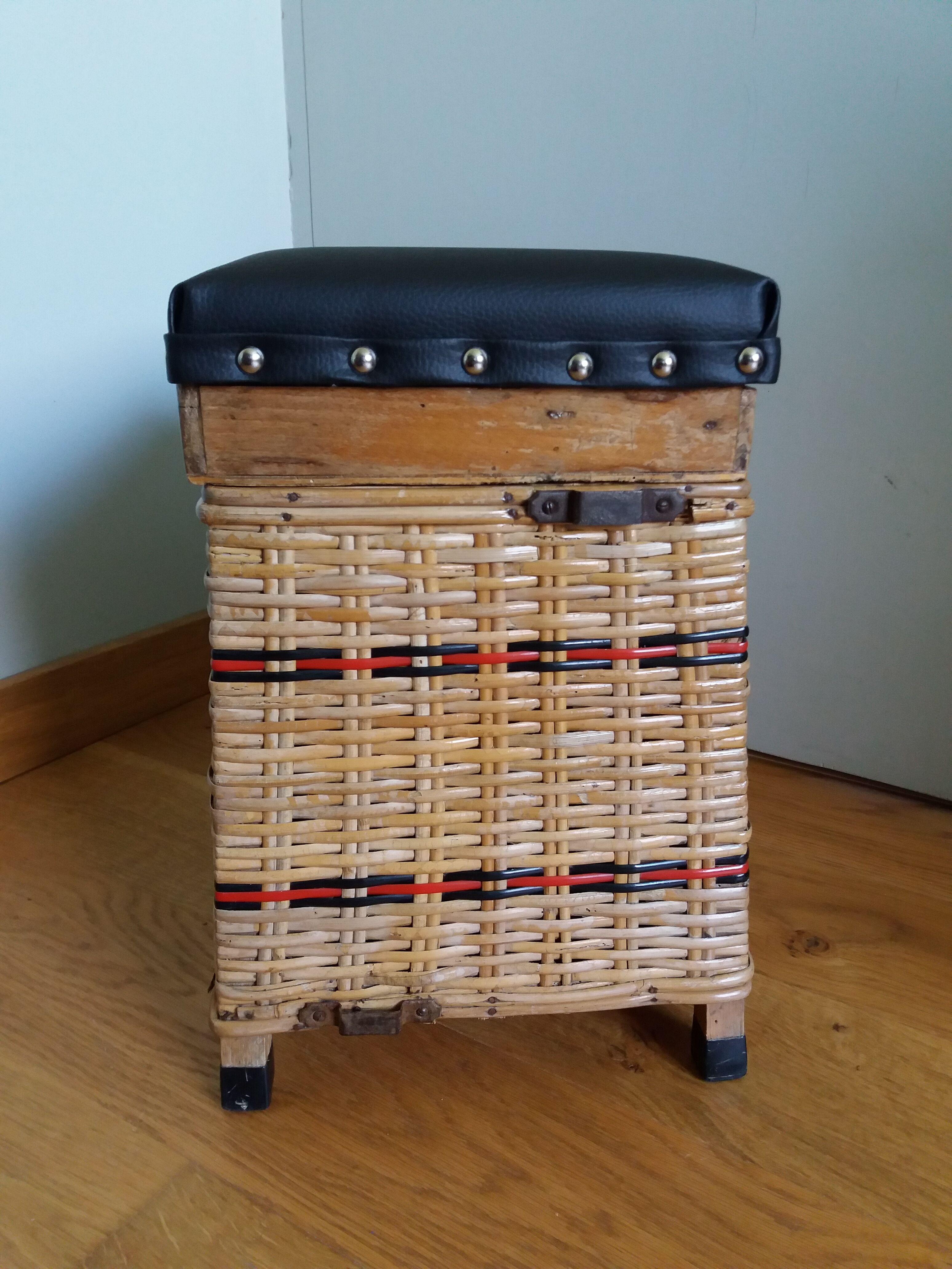 Fishing storage chest wicker fisherman's stool