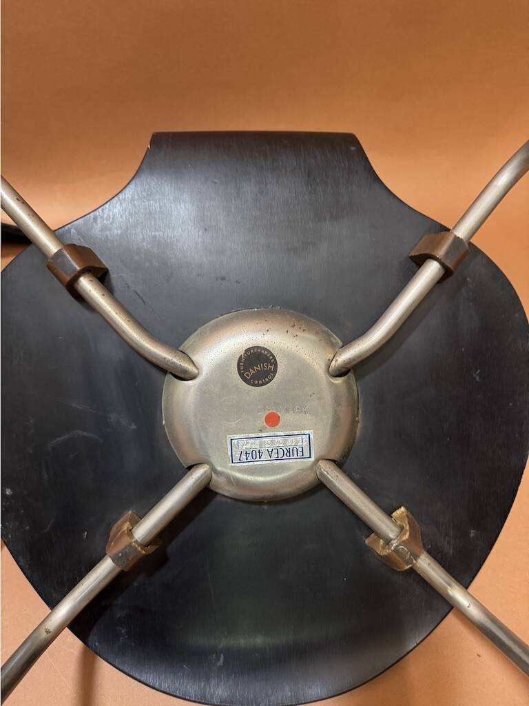 Arne Jacobsen chairs 3105 Mosquito