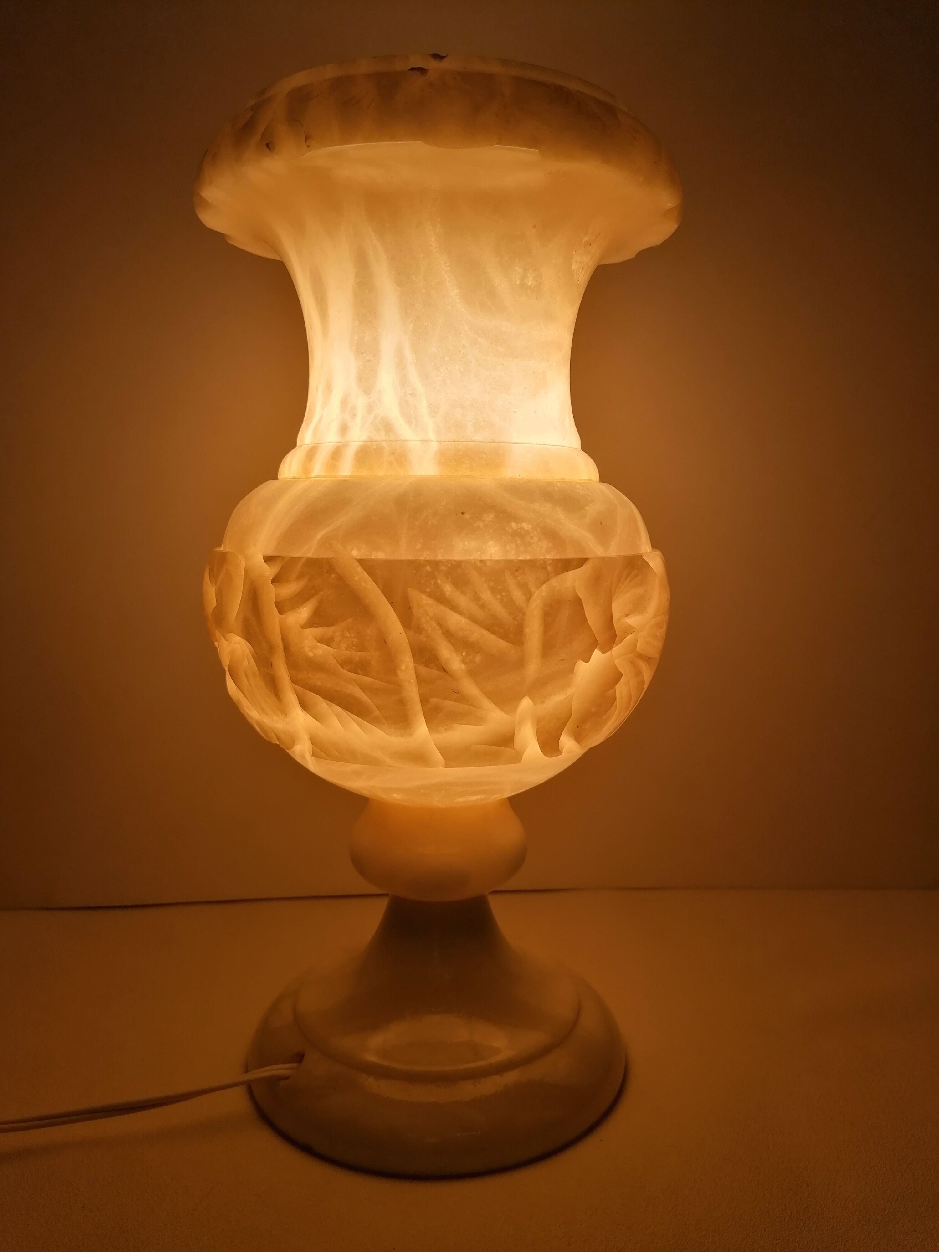 Medicis cut alabaster lamp