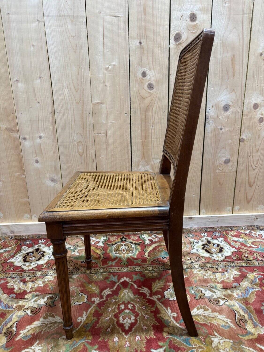 Série de 6 chaises de style Louis XVI